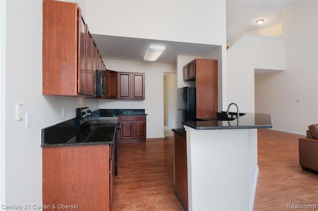 24838 Valleywood Drive, South Lyon, MI 48178