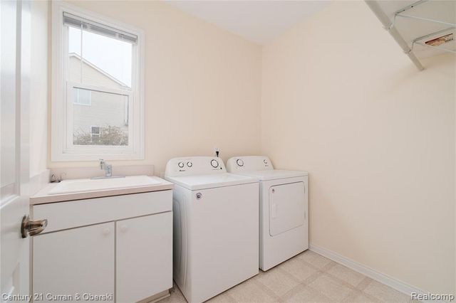 24838 Valleywood Drive, South Lyon, MI 48178