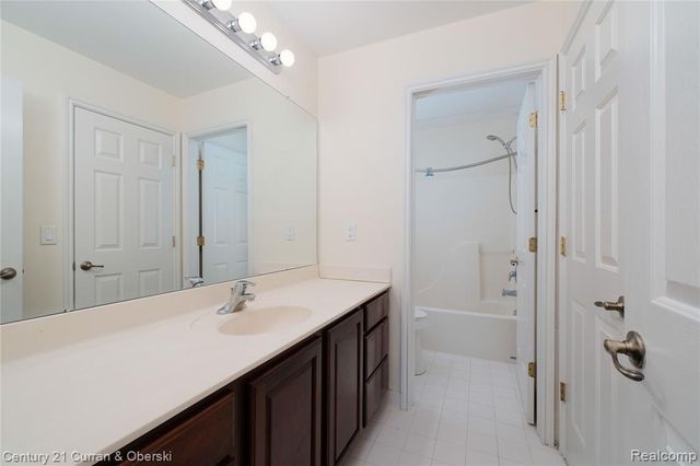 24838 Valleywood Drive, South Lyon, MI 48178