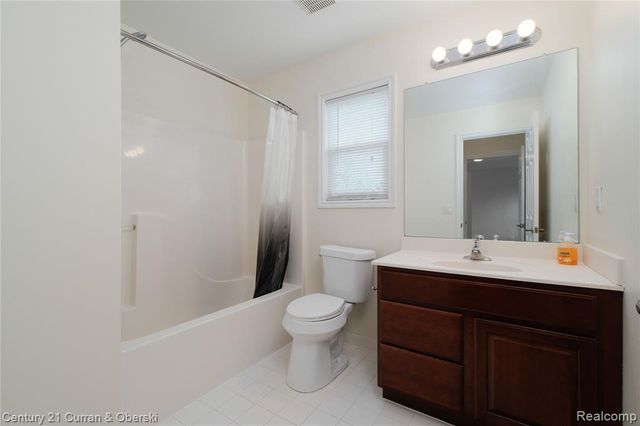 24838 Valleywood Drive, South Lyon, MI 48178