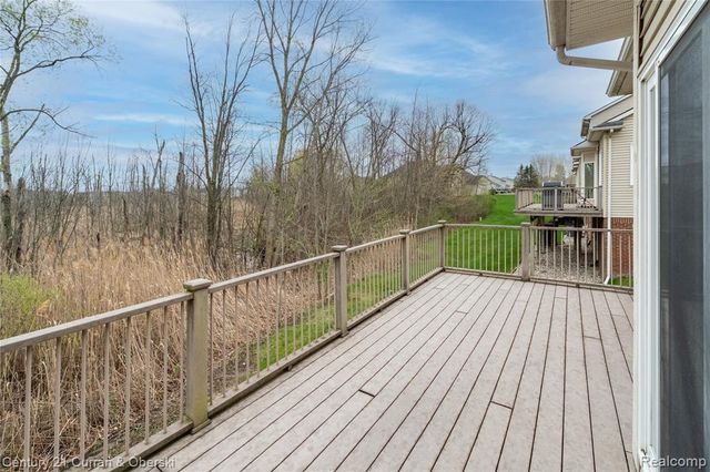 24838 Valleywood Drive, South Lyon, MI 48178