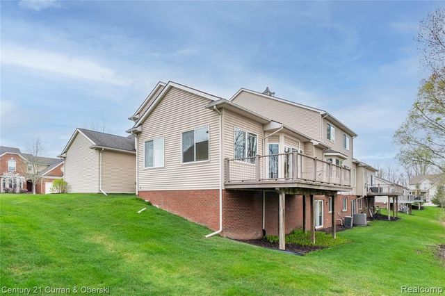 24838 Valleywood Drive, South Lyon, MI 48178