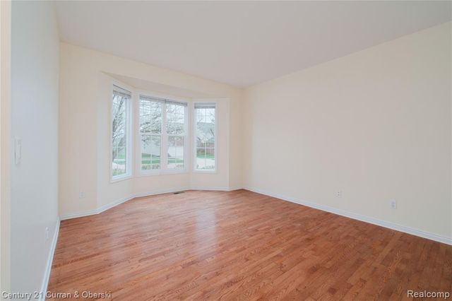 24838 Valleywood Drive, South Lyon, MI 48178