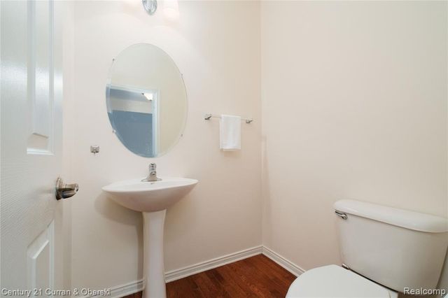 24838 Valleywood Drive, South Lyon, MI 48178