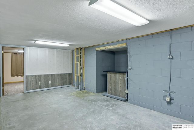 317 N Osage Street, Papillion, NE 68046