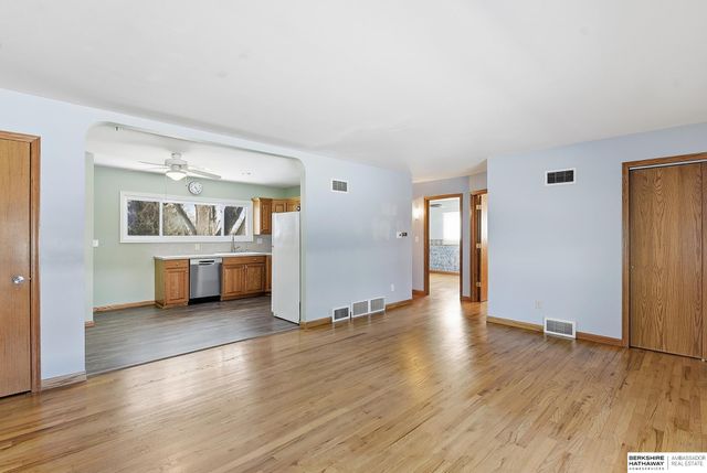 317 N Osage Street, Papillion, NE 68046