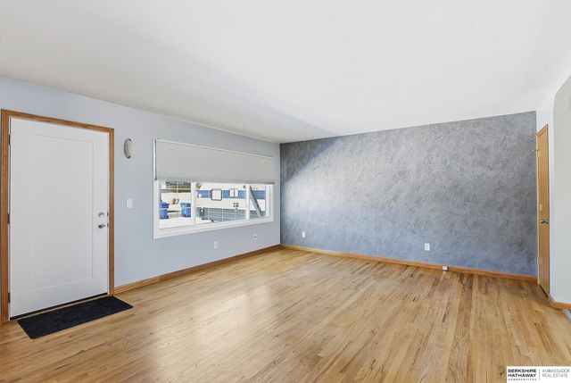 317 N Osage Street, Papillion, NE 68046