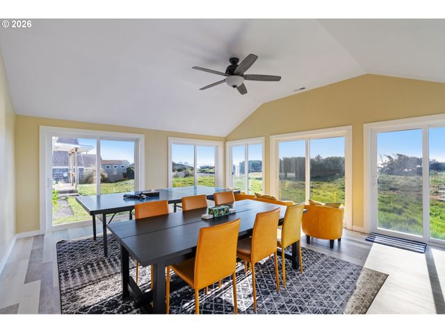 259 S PACIFIC St 16, Rockaway Beach, OR 97136