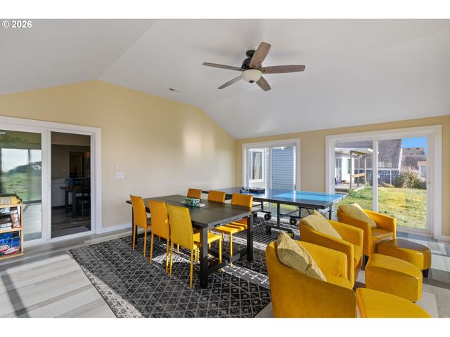 259 S PACIFIC St 16, Rockaway Beach, OR 97136