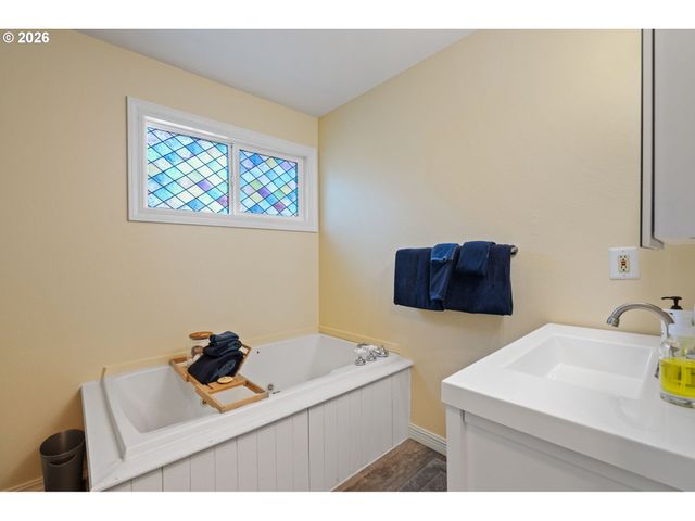 259 S PACIFIC St 16, Rockaway Beach, OR 97136
