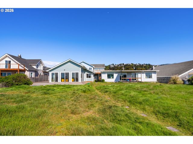 259 S PACIFIC St 16, Rockaway Beach, OR 97136