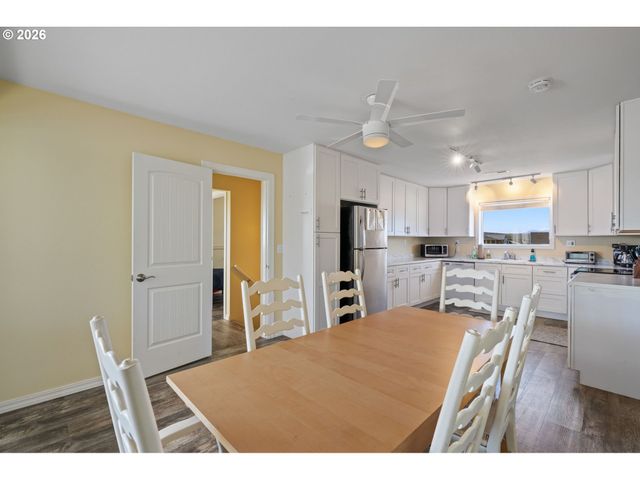 259 S PACIFIC St 16, Rockaway Beach, OR 97136