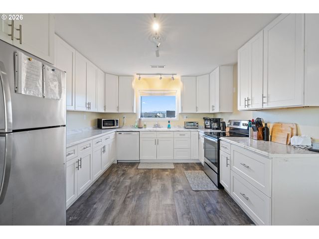 259 S PACIFIC St 16, Rockaway Beach, OR 97136