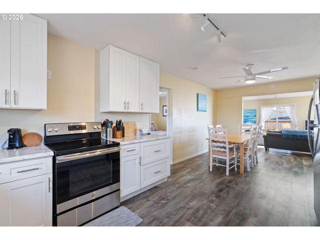 259 S PACIFIC St 16, Rockaway Beach, OR 97136
