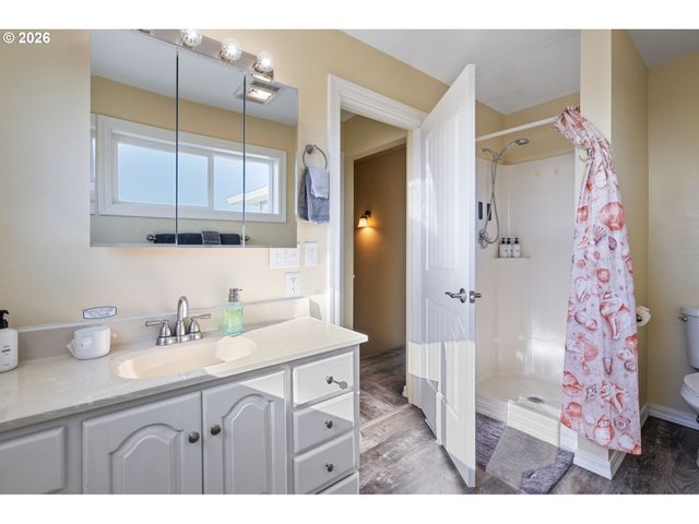 259 S PACIFIC St 16, Rockaway Beach, OR 97136