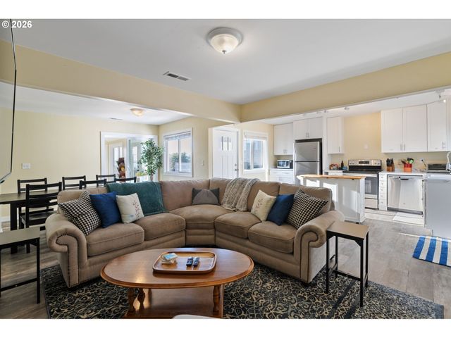 259 S PACIFIC St 16, Rockaway Beach, OR 97136