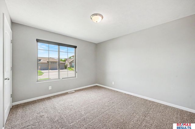 8117 S 194 Street, Gretna, NE 68028