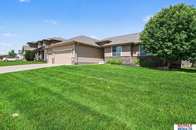 8117 S 194 Street, Gretna, NE 68028