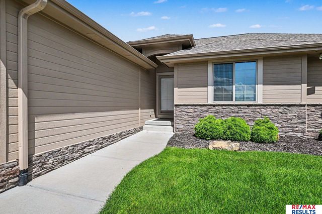 8117 S 194 Street, Gretna, NE 68028