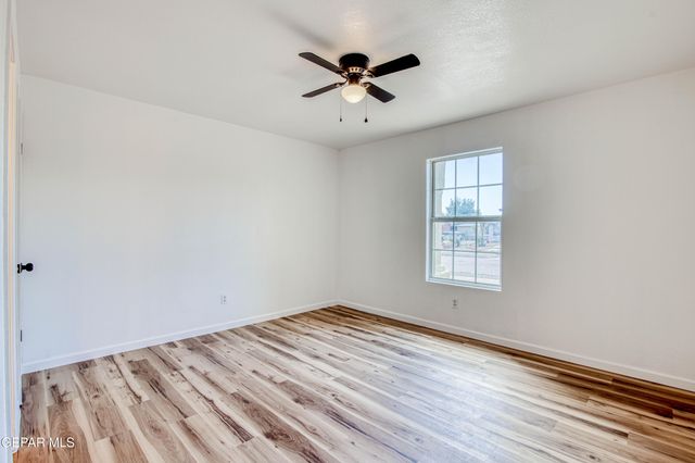 5837 West Valley Circle, El Paso, TX 79932