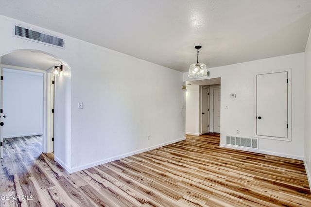 5837 West Valley Circle, El Paso, TX 79932