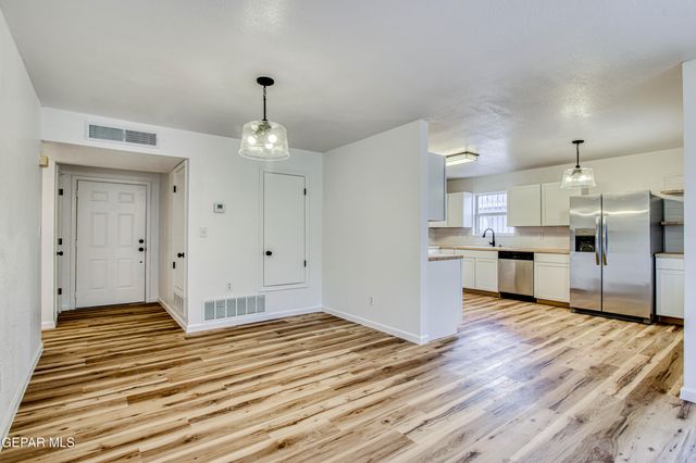 5837 West Valley Circle, El Paso, TX 79932