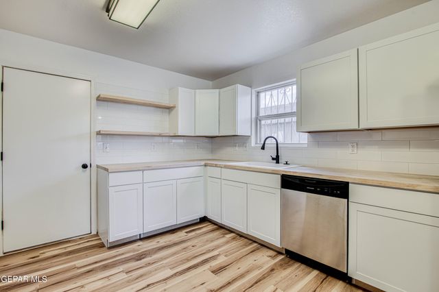 5837 West Valley Circle, El Paso, TX 79932