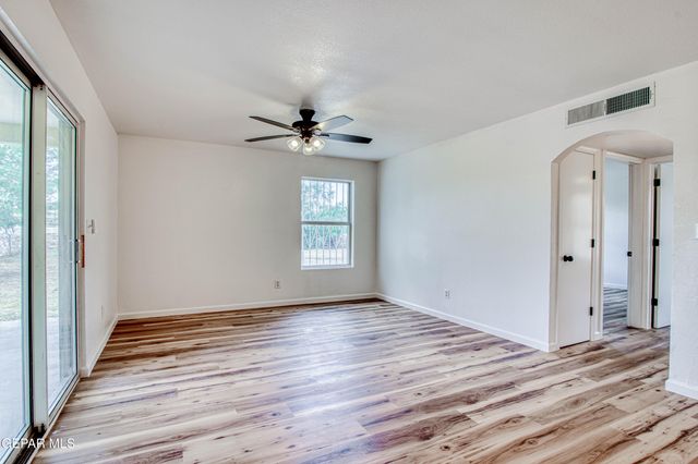 5837 West Valley Circle, El Paso, TX 79932