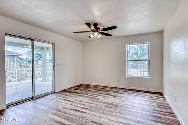 5837 West Valley Circle, El Paso, TX 79932