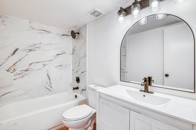 5837 West Valley Circle, El Paso, TX 79932