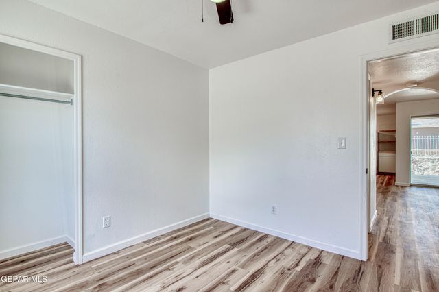 5837 West Valley Circle, El Paso, TX 79932