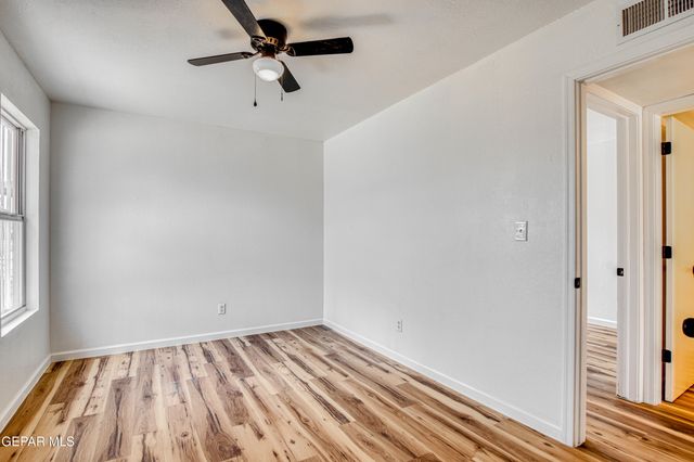 5837 West Valley Circle, El Paso, TX 79932