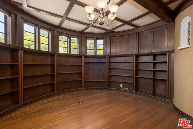 6727 Milner Road, Los Angeles, CA 90068