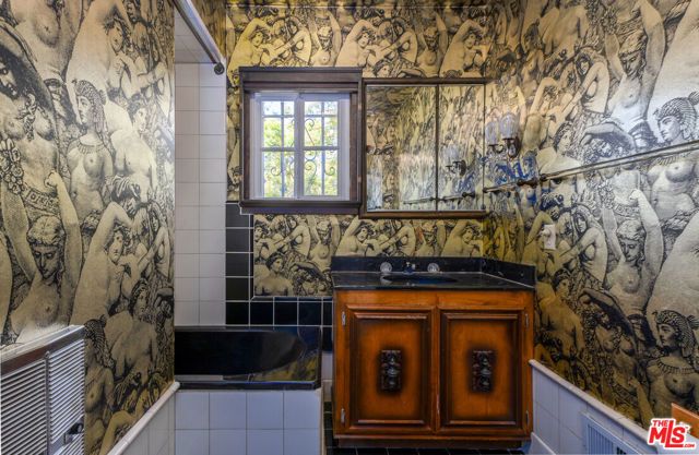 6727 Milner Road, Los Angeles, CA 90068