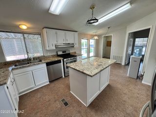 7654 W Edgestone Street, Tucson, AZ 85735