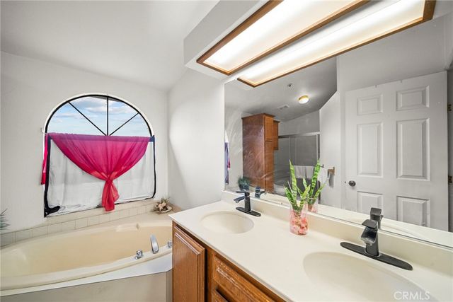 13691 Gavina Avenue 490, Sylmar, CA 91342