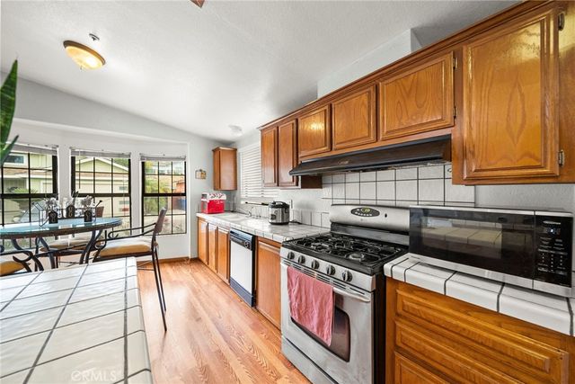13691 Gavina Avenue 490, Sylmar, CA 91342