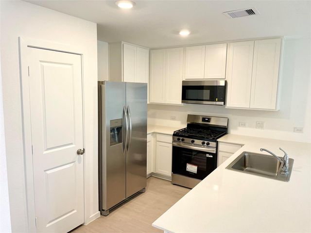 6330 Breakaway Grove Drive, Katy, TX 77493