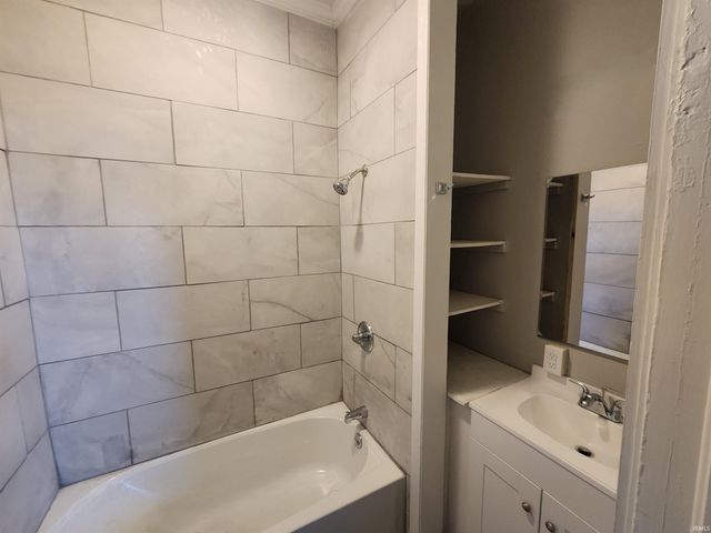 800 Line Street, Evansville, IN 47713