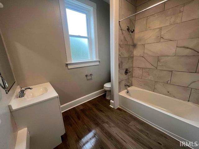 800 Line Street, Evansville, IN 47713