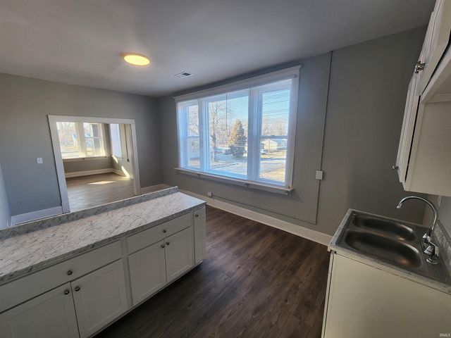 800 Line Street, Evansville, IN 47713