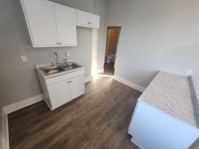 800 Line Street, Evansville, IN 47713