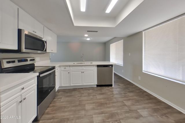 7805 W CORA Lane, Phoenix, AZ 85033