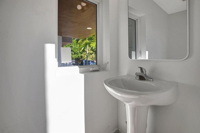 1102 S 20TH Avenue 1102, Hollywood, FL 33020