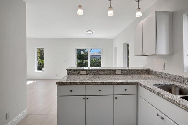 1102 S 20TH Avenue 1102, Hollywood, FL 33020