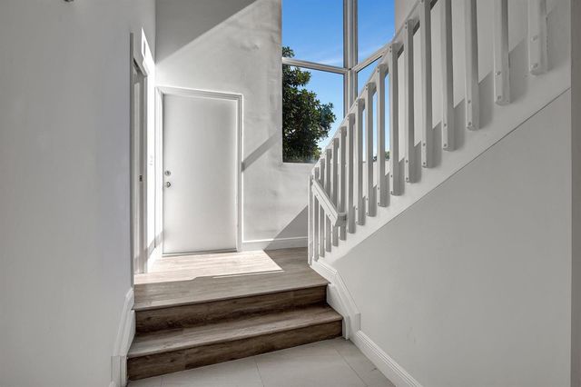 1102 S 20TH Avenue 1102, Hollywood, FL 33020