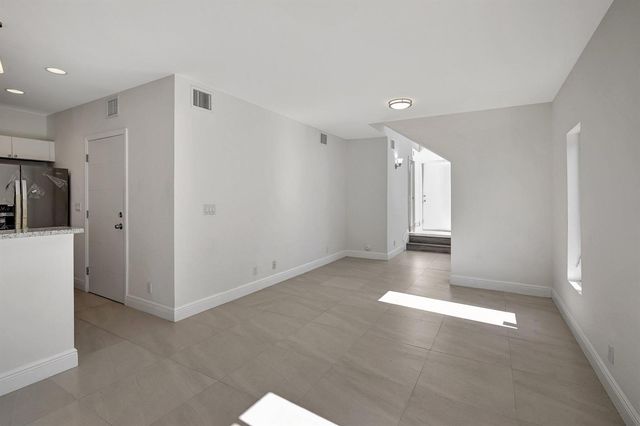 1102 S 20TH Avenue 1102, Hollywood, FL 33020