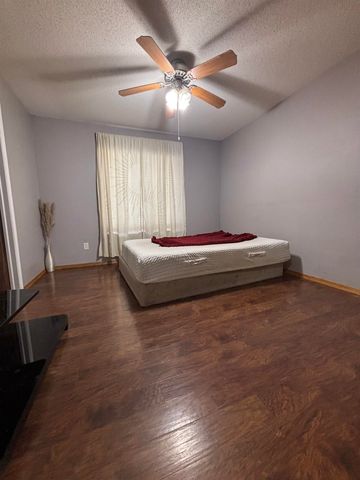 1314 E Hurley St, Haysville, KS 67060