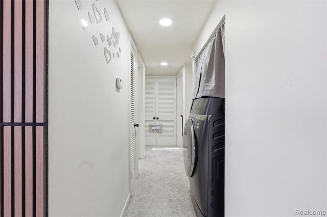 28032 Fairfax Street, Southfield, MI 48076
