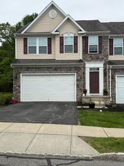 53 Washington Square Cir, Washington Boro, NJ 07882